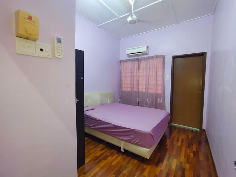 Rumah Teres 2-Tingkat untuk Disewa di Puchong (Selangor) - Shally Pun - Bedroom - PropertyGuru.com.my