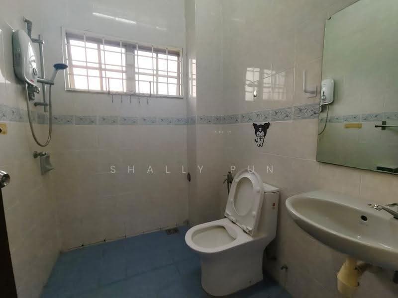 Rumah Teres 2-Tingkat untuk Disewa di Puchong (Selangor) - Shally Pun - Bathroom - PropertyGuru.com.my