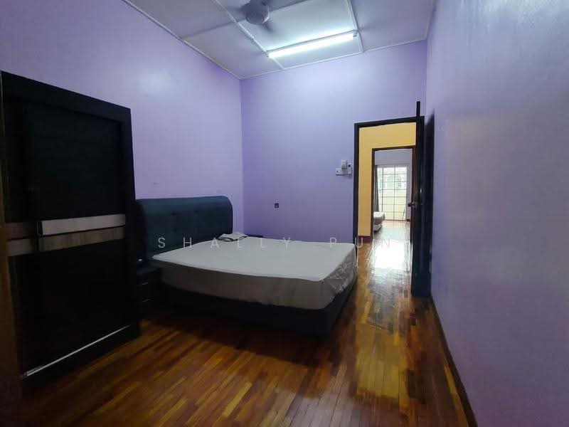 Rumah Teres 2-Tingkat untuk Disewa di Puchong (Selangor) - Shally Pun - Bedroom - PropertyGuru.com.my