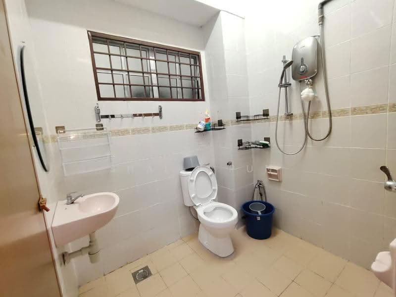 Rumah Teres 2-Tingkat untuk Disewa di Puchong (Selangor) - Shally Pun - Bathroom - PropertyGuru.com.my