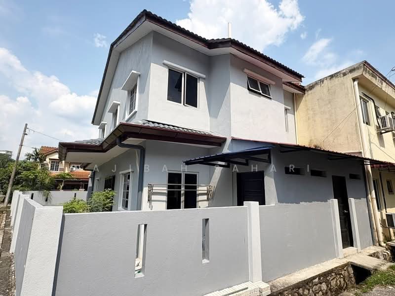 2-storey Terraced House for Rent in Seksyen 5 (Bangi) - Najibah Sahari - Exterior - PropertyGuru.com.my