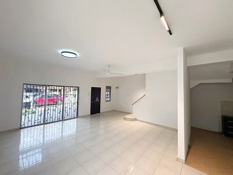 2-storey Terraced House for Rent in Seksyen 5 (Bangi) - Najibah Sahari - Living Room - PropertyGuru.com.my