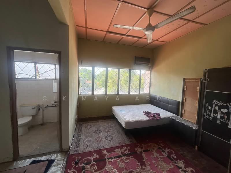 2-storey Terraced House for Sale in Taman Cempaka (Ampang) - Cik Maya Abdul - Bedroom - PropertyGuru.com.my