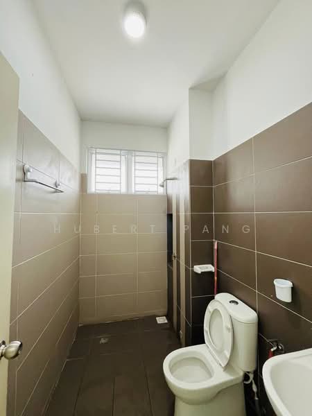 Rumah Teres 2 Tingkat untuk Disewa di Kota Tinggi (Johor) - Hubert Pang - Bathroom - PropertyGuru.com.my