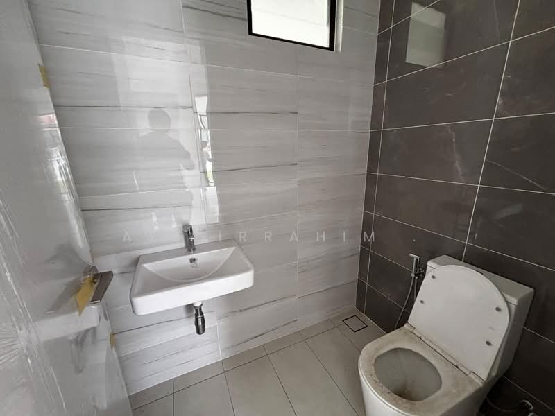 Bungalow for Sale in Hulu Langat (Selangor) - Azizirrahim . - Bathroom - PropertyGuru.com.my