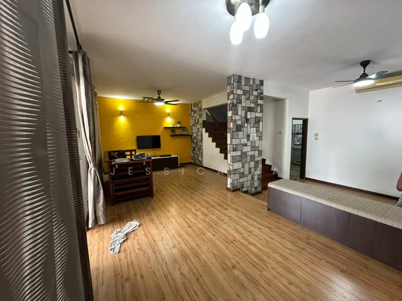 2-storey Terraced House for Rent in Taman Pelangi (Johor Bahru) - Jessica Ma - Living Room - PropertyGuru.com.my