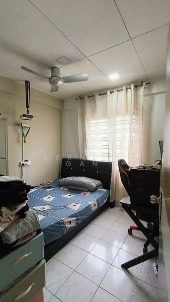 Rumah Flat untuk Dijual di Sri Intan - Bernice Gan - Bedroom - PropertyGuru.com.my
