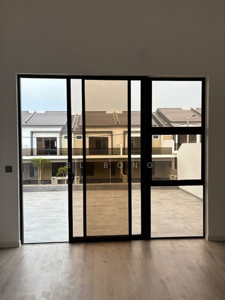 Rumah Teres 2 Tingkat untuk Disewa di Ayer Molek (Melaka) - BL Bong - Exterior - PropertyGuru.com.my