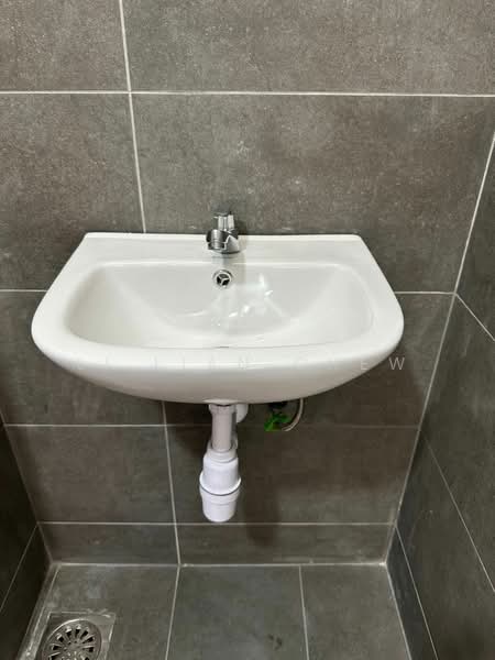 Servis Apartment untuk Disewa di Midas @ Seri Alam - Li Lian Chew - Bathroom - PropertyGuru.com.my