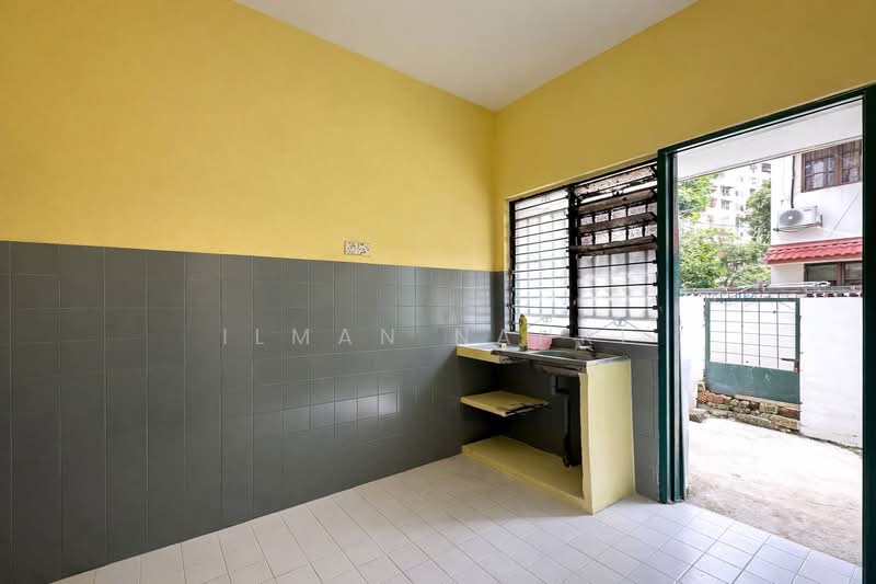 2-storey Terraced House for Sale in Taman Desaria (Petaling Jaya) - Ilman Nahri - Kitchen - PropertyGuru.com.my