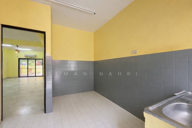 2-storey Terraced House for Sale in Taman Desaria (Petaling Jaya) - Ilman Nahri - Kitchen - PropertyGuru.com.my