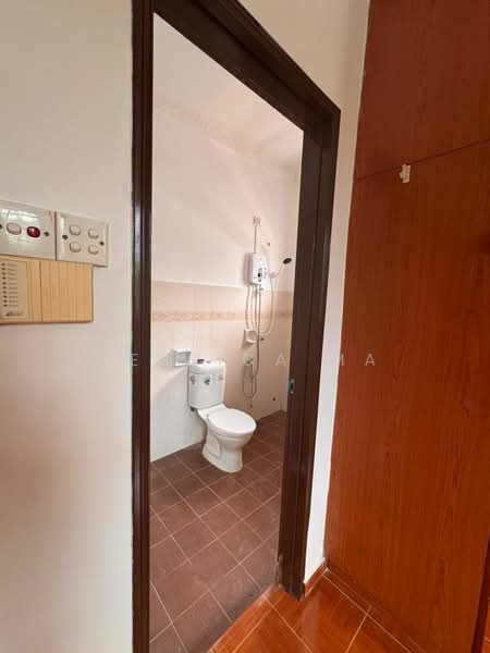 2-storey Terraced House for Rent in Ehsan Jaya (Johor Bahru) - Jessica Ma - Bathroom - PropertyGuru.com.my