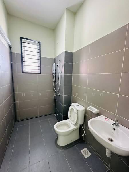 Rumah Teres 2 Tingkat untuk Disewa di Kota Tinggi (Johor) - Hubert Pang - Bathroom - PropertyGuru.com.my