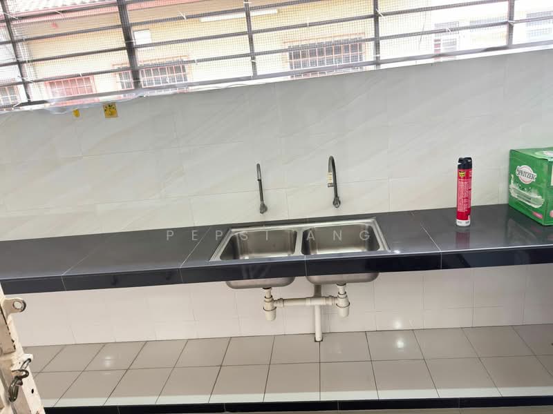 2-storey Terraced House for Rent in Klang (Selangor) - Pepsi Ang - Kitchen - PropertyGuru.com.my