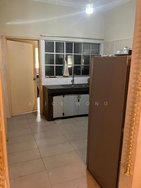 2-storey Terraced House for Sale in Bandar Botanic (Klang) - Alice Wong - Kitchen - PropertyGuru.com.my