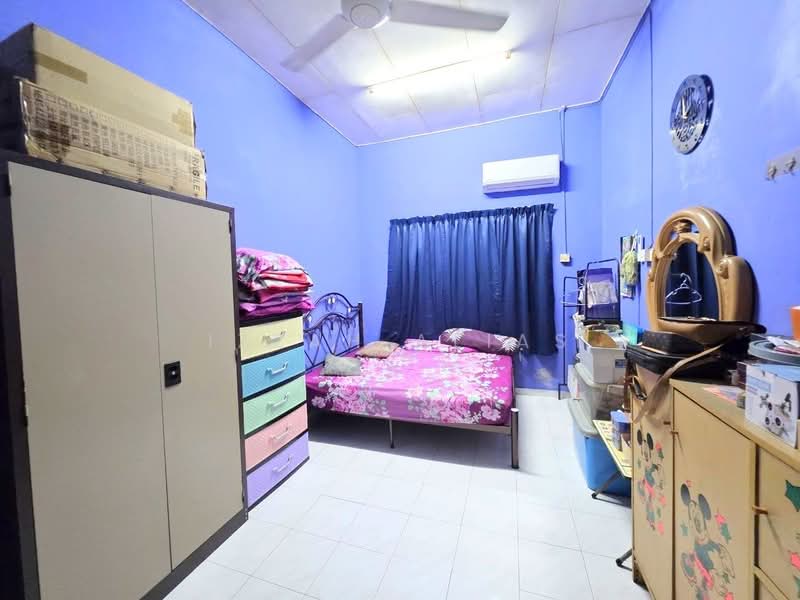 1-storey Terraced House for Sale in Taman Dato Bandar (Kapar) - Izzah Alias - PropertyGuru.com.my