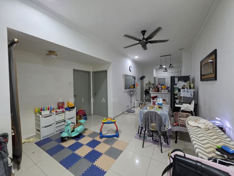 1-storey Terraced House for Sale in Kajang (Selangor) - Amirah Azmi - Living Room - PropertyGuru.com.my