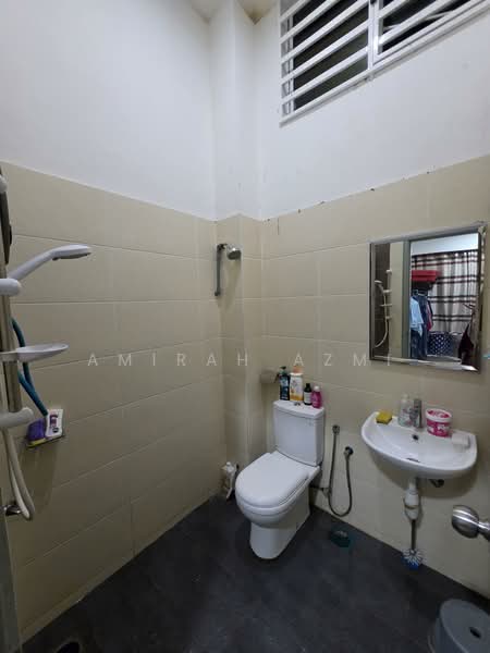 1-storey Terraced House for Sale in Kajang (Selangor) - Amirah Azmi - Bathroom - PropertyGuru.com.my
