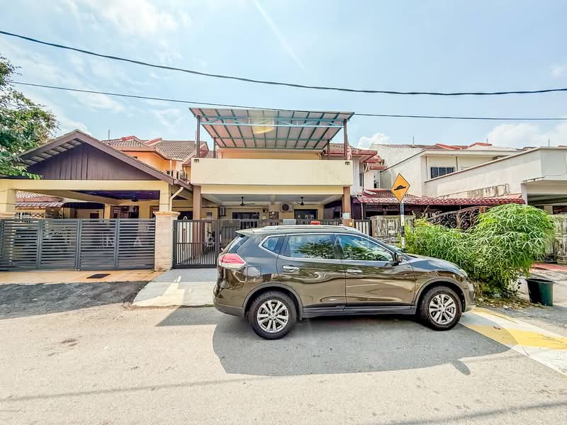 2-storey Terraced House for Sale in Seksyen 7 (Bangi) - Najibah Sahari - Exterior - PropertyGuru.com.my