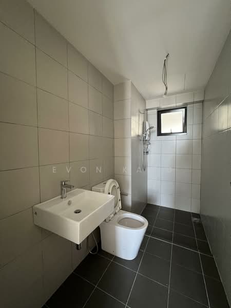 Kondominium untuk Dijual di Granito - Evon Kang - Bathroom - PropertyGuru.com.my