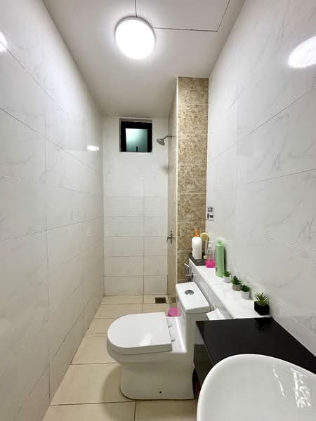 Service Residence for Rent at D'Summit Residences - Yee Shiuen - Bathroom - PropertyGuru.com.my
