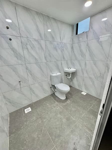 2-storey Terraced House for Sale in Bandar Baru Permas Jaya (Permas Jaya) - Liew Vun Hau - Bathroom - PropertyGuru.com.my