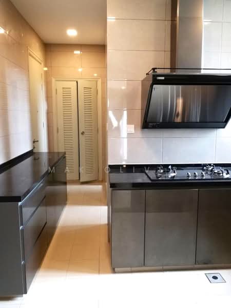 Condominium for Rent at KM1 East - Mak Oliver - Kitchen - PropertyGuru.com.my