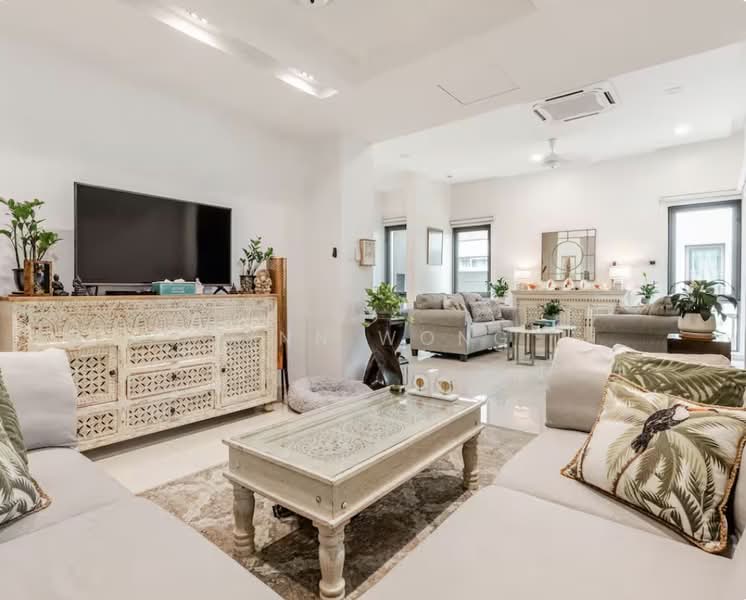 Bungalow House for Sale in Taman Molek (Johor Bahru) - Lynn Wong - PropertyGuru.com.my