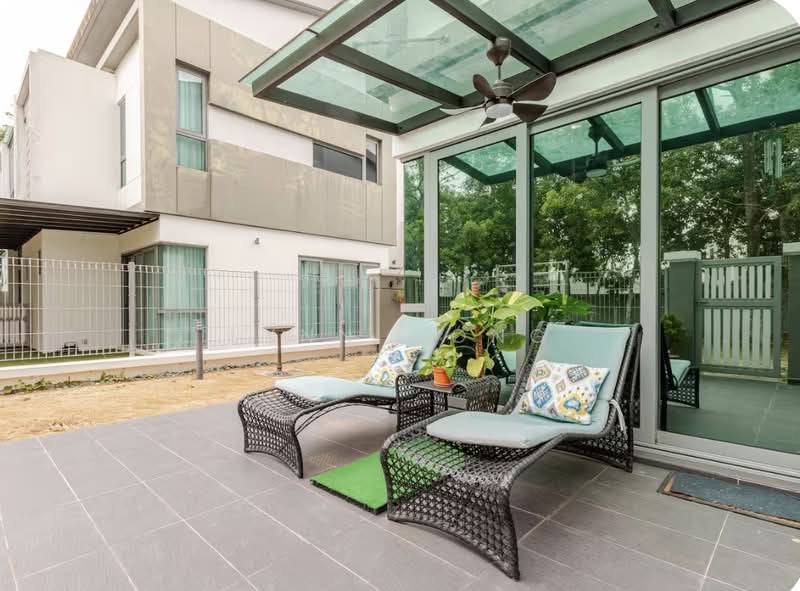 Bungalow House for Sale in Taman Molek (Johor Bahru) - Lynn Wong - PropertyGuru.com.my