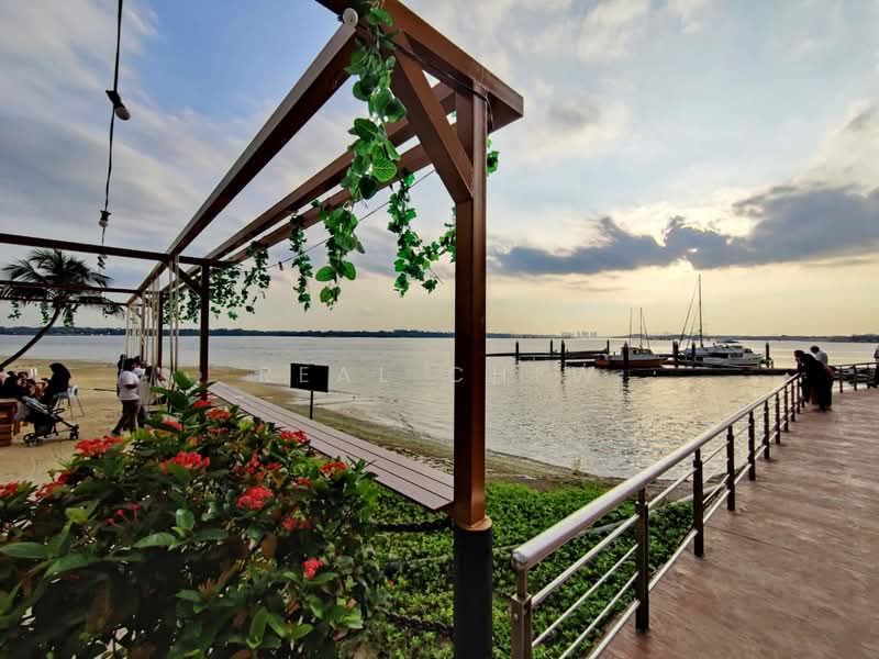 Condominium for Sale at Kings Bay @ Country Garden Danga Bay - Real Chew - Exterior - PropertyGuru.com.my