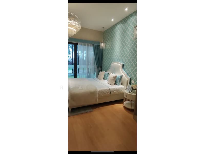 Condominium for Sale at Kings Bay @ Country Garden Danga Bay - Real Chew - Bedroom - PropertyGuru.com.my