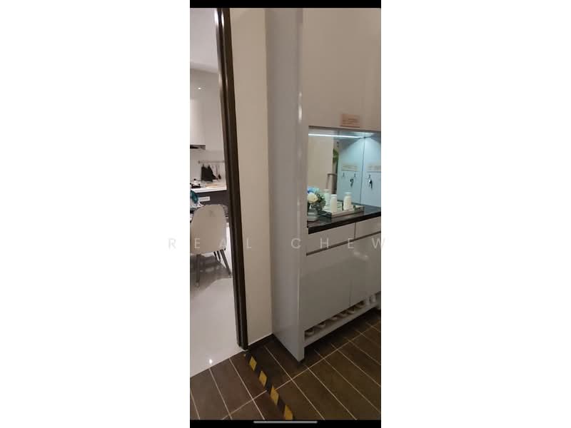 Condominium for Sale at Kings Bay @ Country Garden Danga Bay - Real Chew - Entrance - PropertyGuru.com.my