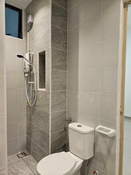 Kondominium untuk Disewa di KSL Residence 2 @ Kangkar Tebrau - Rain Ng - Bathroom - PropertyGuru.com.my