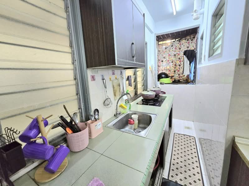 Pangsapuri untuk Dijual di Taman Cheras Intan - Syazue Wanie Wanie - Kitchen - PropertyGuru.com.my