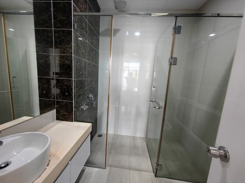Kondominium untuk Disewa di Ferringhi Residence - Irene Goh - Bathroom - PropertyGuru.com.my