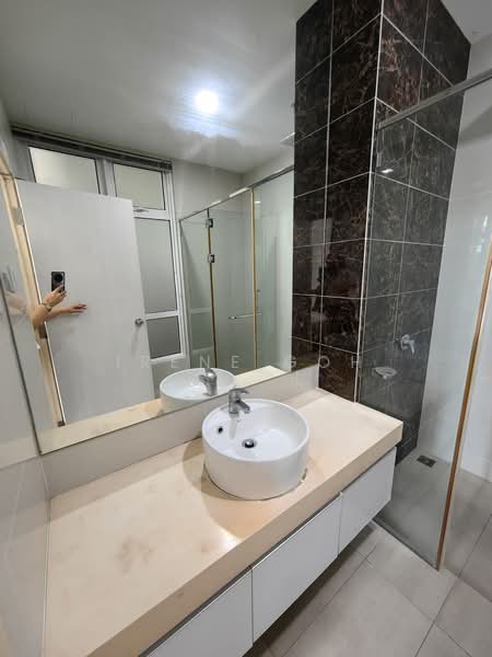 Kondominium untuk Disewa di Ferringhi Residence - Irene Goh - Bathroom - PropertyGuru.com.my
