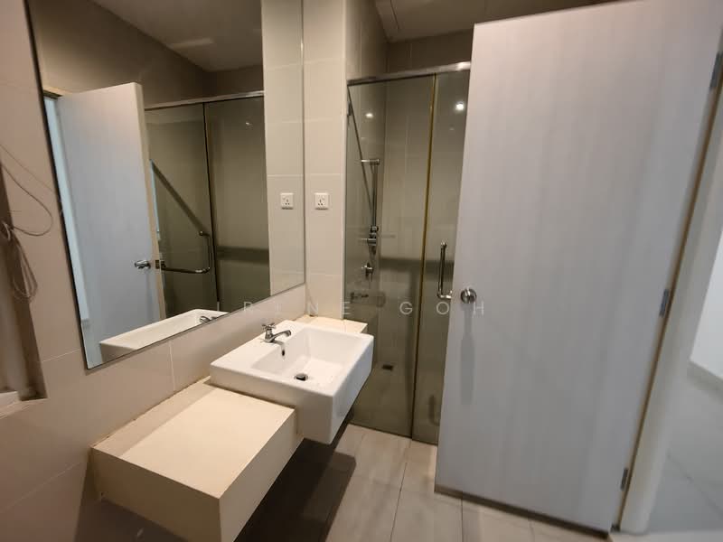 Kondominium untuk Disewa di Ferringhi Residence - Irene Goh - Bathroom - PropertyGuru.com.my