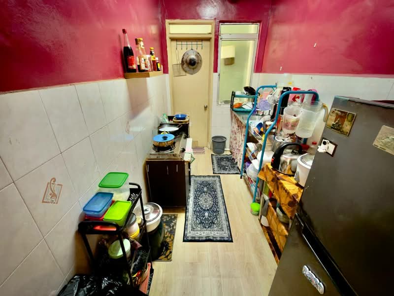 Pangsapuri untuk Dijual di Sutera Apartment - Azli Ibrahim - Kitchen - PropertyGuru.com.my
