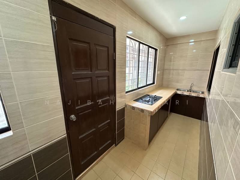 Rumah Teres untuk Dijual di Bandar Sungai Long (Selangor) - Najibah Sahari - Kitchen - PropertyGuru.com.my