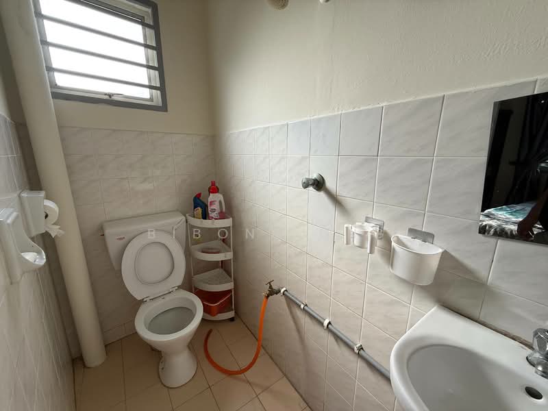 Pangsapuri untuk Disewa di Sri Johor - Bibong Ong - Bathroom - PropertyGuru.com.my