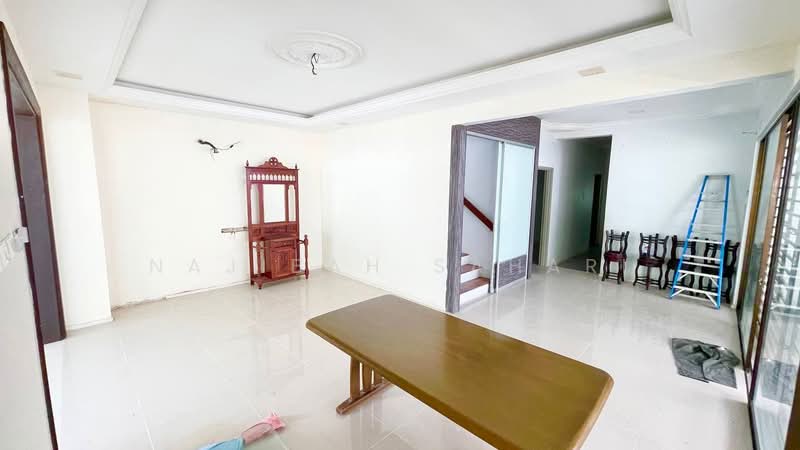 Rumah Teres 2 Tingkat untuk Dijual di Taman Desa Budiman (Bandar Sungai Long) - Najibah Sahari - Living Room - PropertyGuru.com.my
