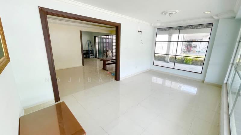 Rumah Teres 2 Tingkat untuk Dijual di Taman Desa Budiman (Bandar Sungai Long) - Najibah Sahari - Living Room - PropertyGuru.com.my