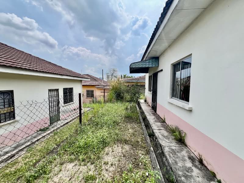 Bungalow for Sale in Taman Pinggiran Putra (Seri Kembangan) - Azli Ibrahim - Exterior - PropertyGuru.com.my