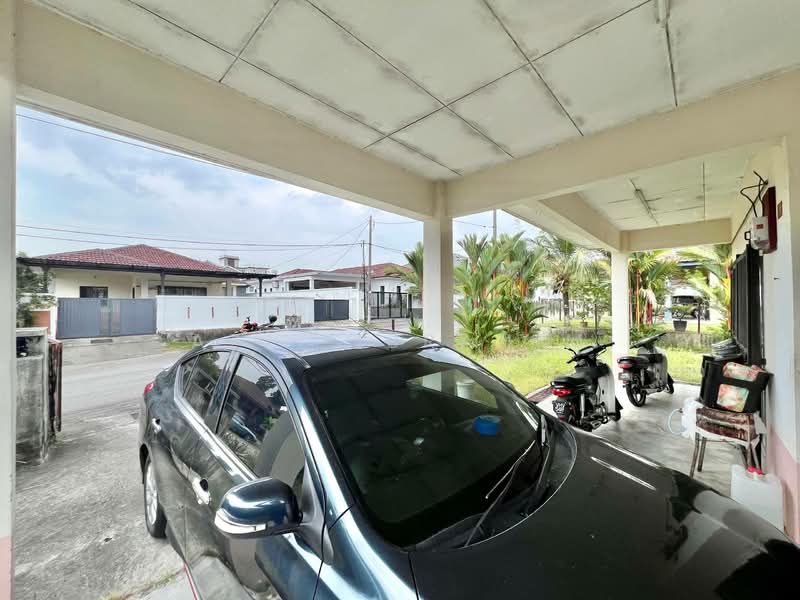 Bungalow for Sale in Taman Pinggiran Putra (Seri Kembangan) - Azli Ibrahim - Exterior - PropertyGuru.com.my