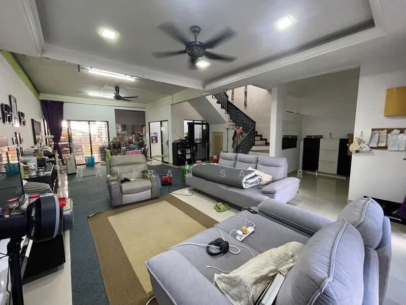 2-storey Terraced House for Sale in Prima Saujana (Kajang) - Najibah Sahari - Living Room - PropertyGuru.com.my