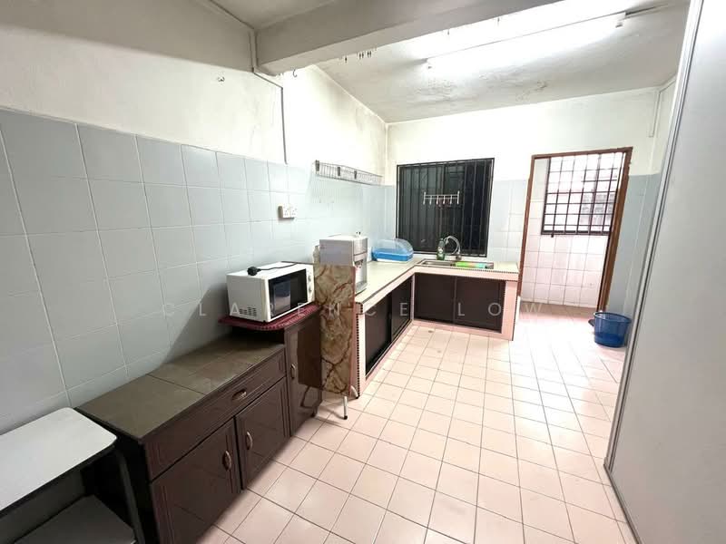 Rumah Teres 2 Tingkat untuk Disewa di Taman Johor Jaya (Johor Bahru) - Clarence Low - Kitchen - PropertyGuru.com.my