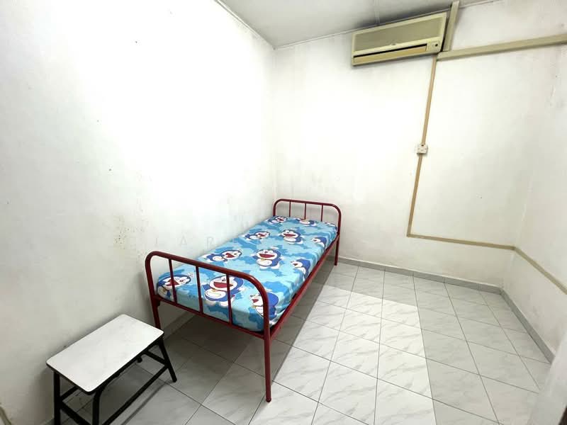 Rumah Teres 2 Tingkat untuk Disewa di Taman Johor Jaya (Johor Bahru) - Clarence Low - Bedroom - PropertyGuru.com.my