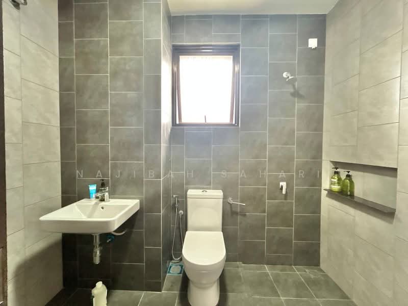 Semi-Detached House for Sale in Taman Tasik Semenyih (Semenyih) - Najibah Sahari - PropertyGuru.com.my