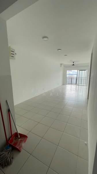 Kondominium untuk Disewa di Residensi Platinum Teratai - Perry Chai - Living Room - PropertyGuru.com.my