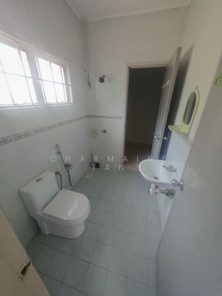 Rumah Teres 2 Tingkat untuk Disewa di Shah Alam (Selangor) - Charmaine Tan - Bathroom - PropertyGuru.com.my